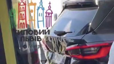 У Львові маршрутка влетіла у BMW