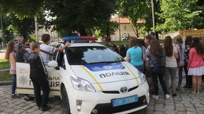Пішоходів хочуть штрафувати за відсутність світловідбивних елементів у темний час доби, - законопроект