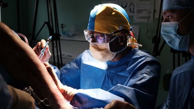 Американські хірурги місії Face to Face безкоштовно оперуватимуть українців у Львові