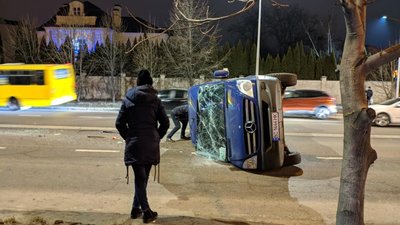 У Львові зіткнулось п’ять автомобілів (ФОТО, ВІДЕО)
