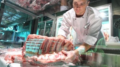 Свинина в Україні подорожчала на 25%: коли ціни можуть повернутися на довоєнний рівень