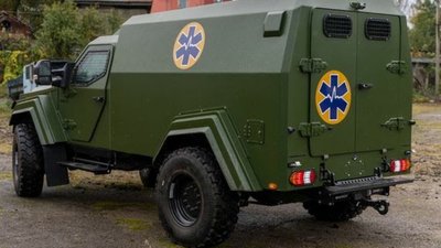 В Україну прибула перша броньована «швидка», придбана за кошти UNITED24