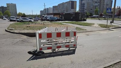 У Львові в улюбленому районі Москаленка сталось провалля (ФОТО)