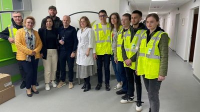 Ізраїль передав київським лікарням інноваційні медикаменти