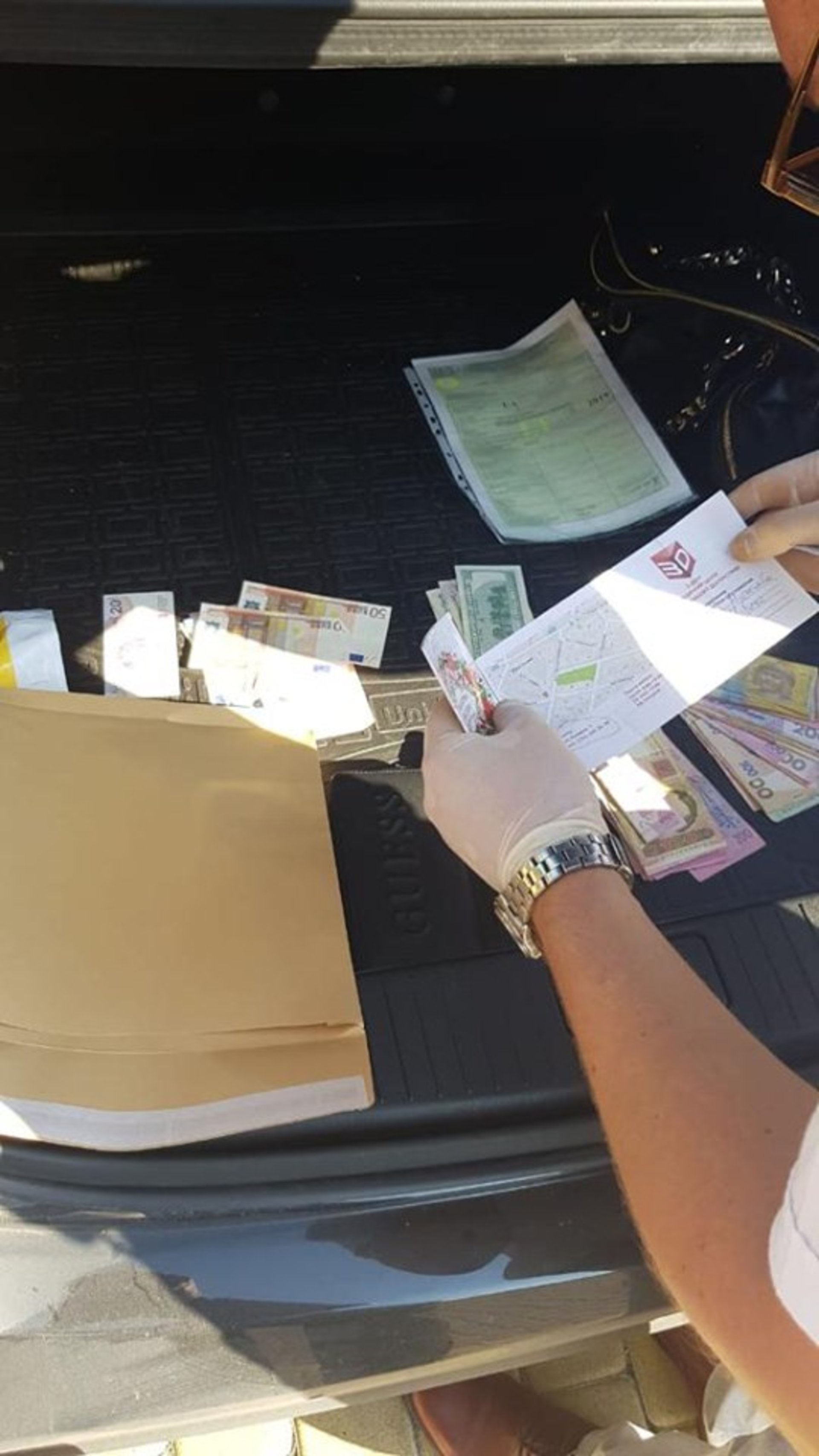 Високопосадовці Укртрансбезпеки Львівщини організували корупційну схему. Фото СБУ Львівщини
