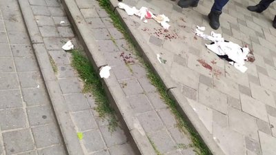 У Львові чоловік ледь не вбив ножем перехожого