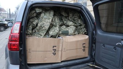Комплекти курток, штани, термобілизна: захисникам на передову передали зі Львівщини необхідні речі (ФОТО)