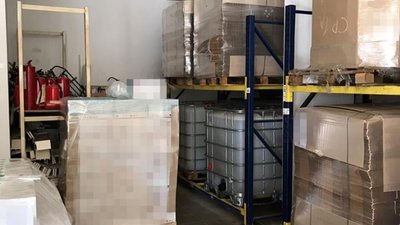 На Львівщині під виглядом антисептиків продавали омивач для автоскла (ФОТО)