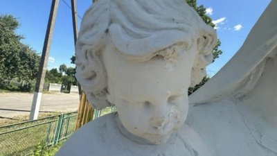 На Львівщині сокирою пошкодили скульптури Ісуса, Богородиці й Тараса Шевченка