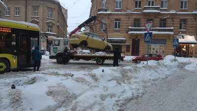 У Львові тролейбуси тимчасово курсують до вулиці Степана Бандери (ФОТО)