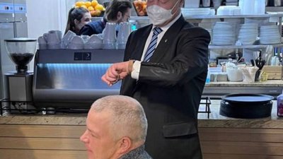 Порошенко приземлився у Києві
