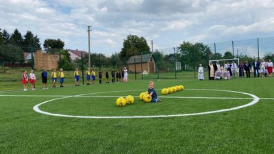 На Львівщині відкрили ще один майданчик із штучним покриттям (ФОТО)