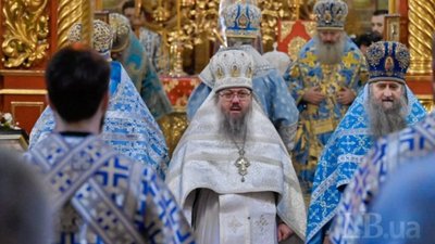Єпископ УПЦ МП, якого застали в ліжку з хлопцем, буде судитися через опубліковані фото
