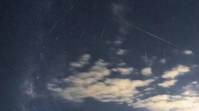 На Львівщині видніється метеоритний дощ