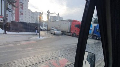 У Львові на улюбленому кільці Садового сталась ДТП