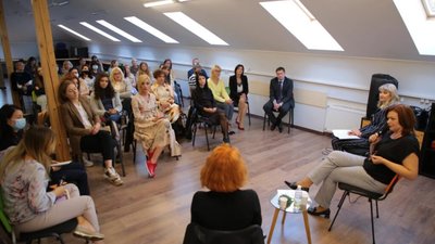 Козицький зустрівся з жінками, які постраждали від домашнього насильства