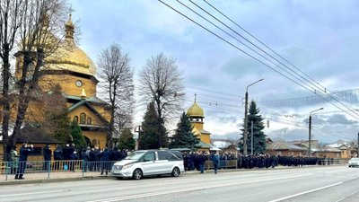 На Івано-Франківщині попрощались із поліцейським Андрієм Кухарським