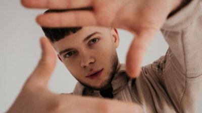 Сергій Лазановський випустив дебютний авторський мініальбом «Етюди»