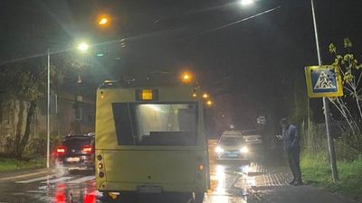 Дитина в реанімації: у Львові водій автобуса збив хлопчика (ФОТО)