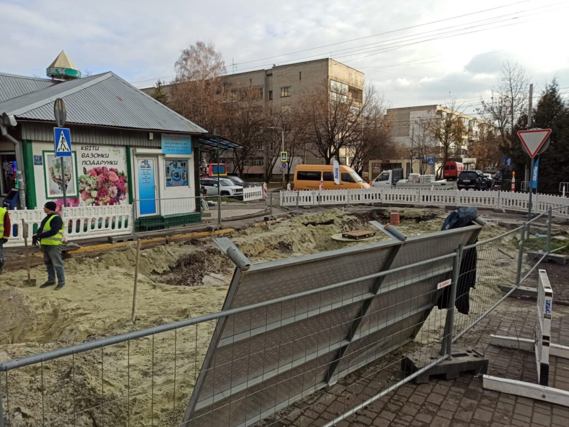 У Львові на вулиці Орлика триває ремонт дороги, фото Зручне місто