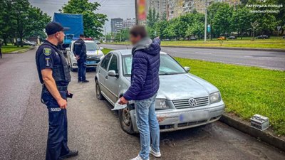 У Львові патрульна поліція знайшла собі роботу на Сихові (ФОТО)