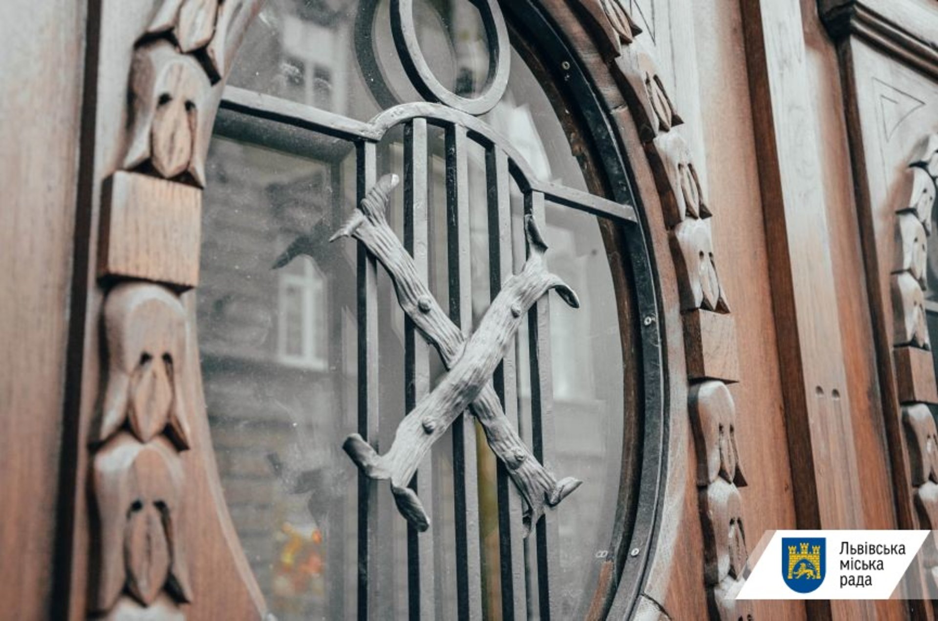 У Львові відновили дерев’яну браму на вулиці Івана Франка