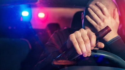 На Львівщині п’яним водіям військові комісари вручають повістки