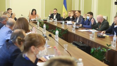 Скільки заробляють топ-чиновники Львівської облради під час війни
