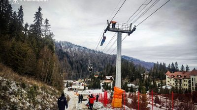 На горі Захар Беркут зупинився крісельний підйомник