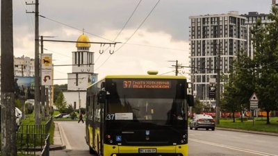 У Львові просять обладнати весь громадський транспорт кондиціонерами