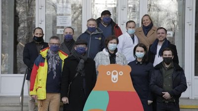 Лікарні Львівщини від благодійників отримали обладнання та засоби індивідуального захисту для боротьби із коронавірусом
