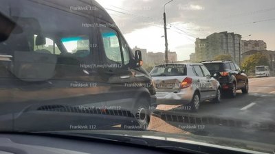 В Івано-Франківську не розминулись три автомобілі