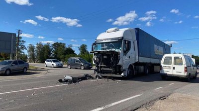 У Жовкві внаслідок автозіткнення травмований літній водій (ФОТО)
