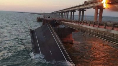 Стало відомо, хто міг перебувати за кермом фури на Кримському мості