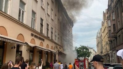 У центрі Львова згорів електричний скутер (ФОТО, ВІДЕО)
