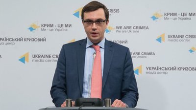 Те, що зараз намагаються зробити – це слабкий президент, керований прем’єр-міністр і Рада, – Омелян