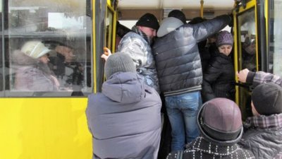 Як у Львові водії маршруток калічать пасажирів