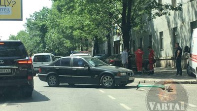 У Львові жінка на самокаті не розминулась із автомобілем (ФОТО)