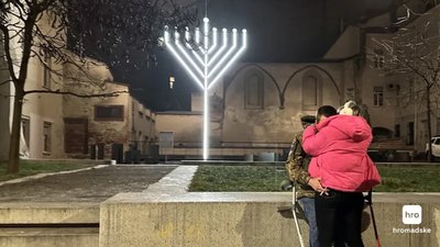 У Львові чоловік загасив Ханукальну менору
