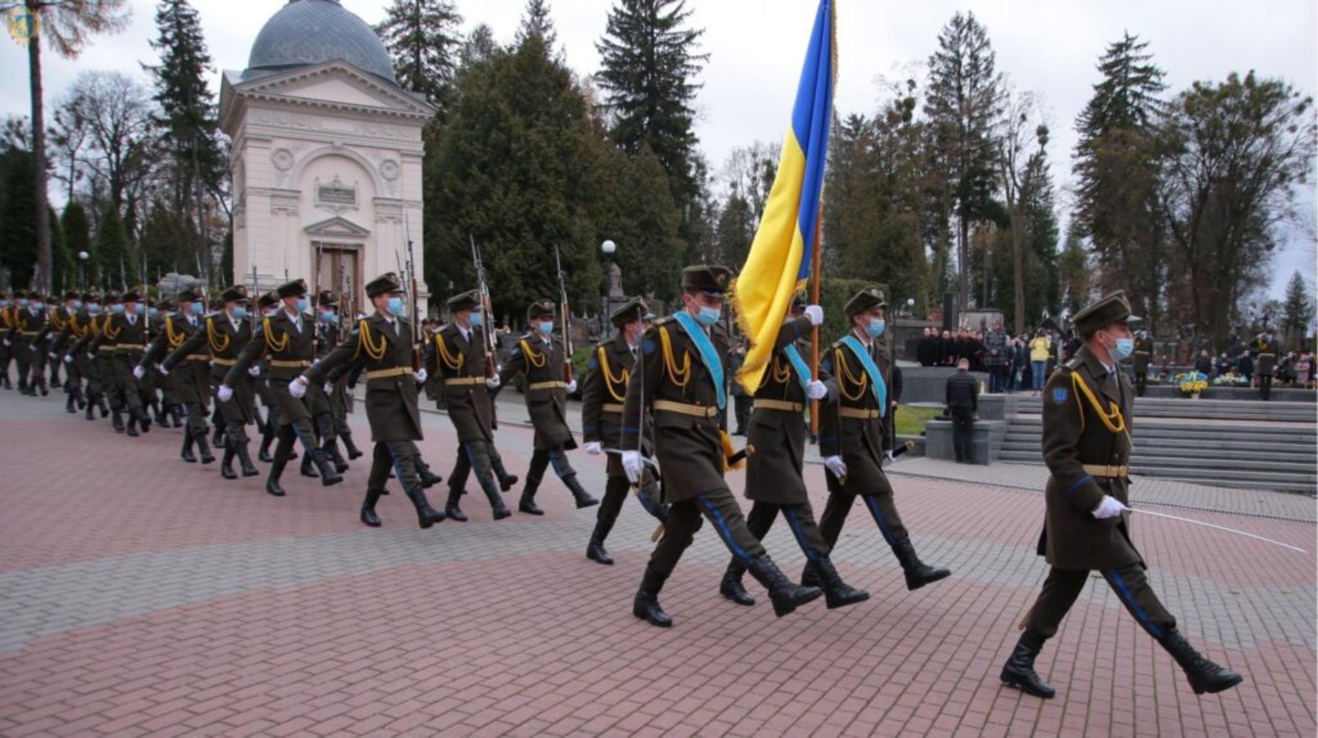 У День Гідності та Свободи у Львові вшанували пам'ять патріотів