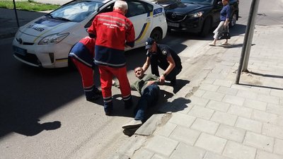 У Львові поранили таксиста
