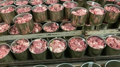 На Львівщині відновили роботу консервного заводу