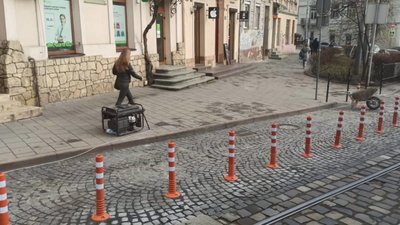 Як у центрі Львова урбаністи реалізовують свої еротичні фантазії (ВІДЕО)