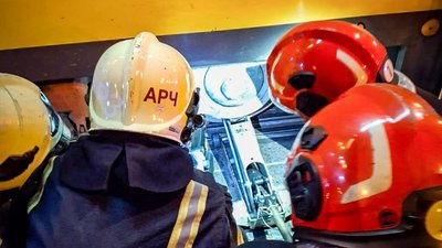 У Львові вивільнили чоловіка, який потрапив під трамвай