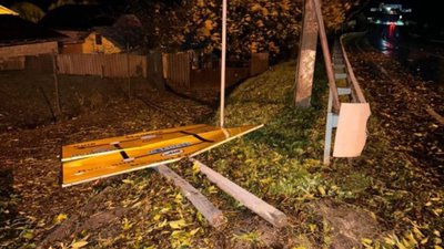 На Львівщині патрульні допомогли ліквідувати наслідки негоди