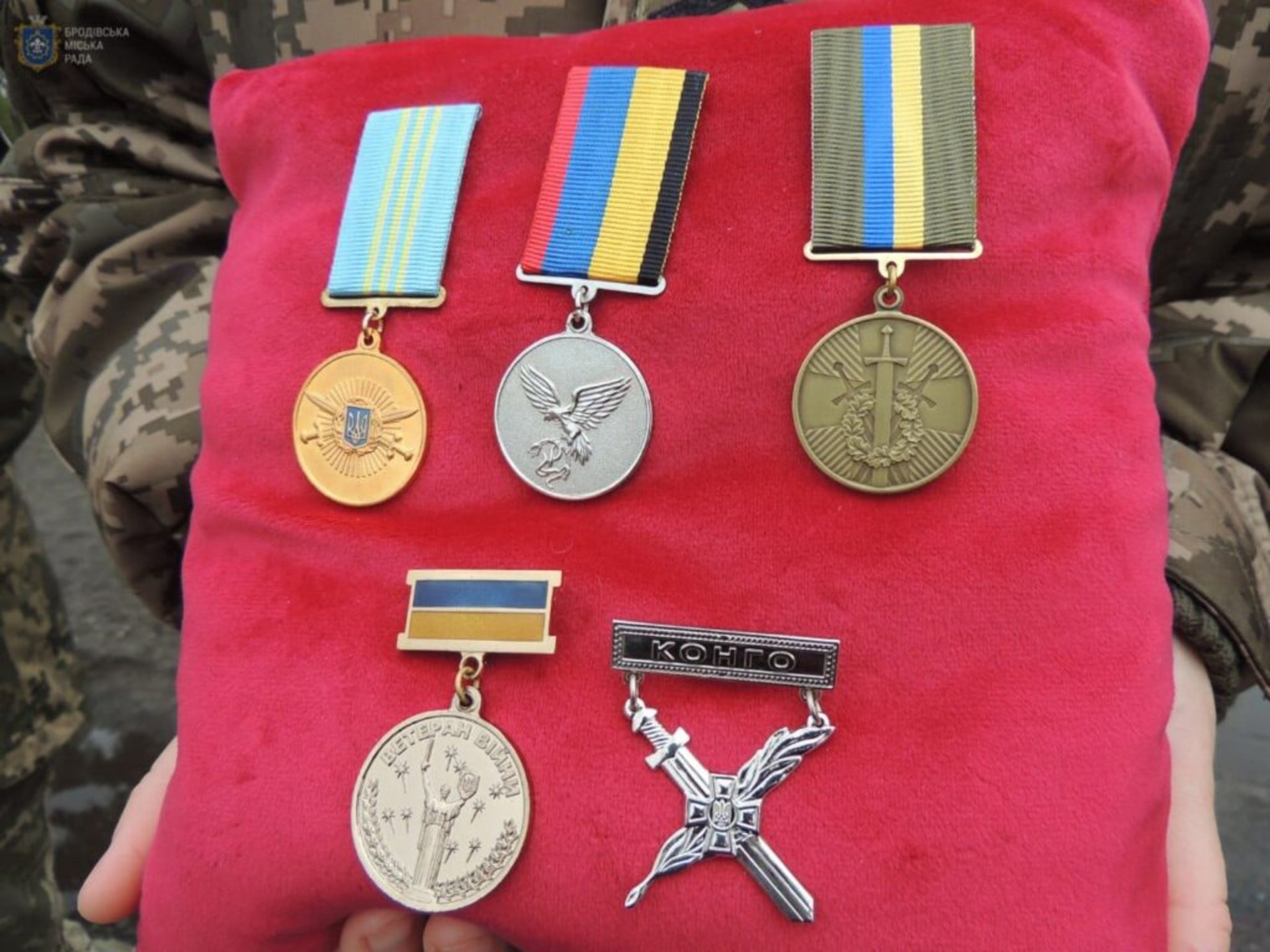 Львівщина попрощалася з двома Героями-авіаторами