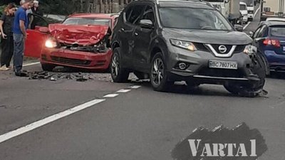 На Львівщині сталася ДТП з потерпілими (ВІДЕО, ФОТО)