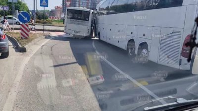 У Львові на популярному кільці не розминулись автобуси