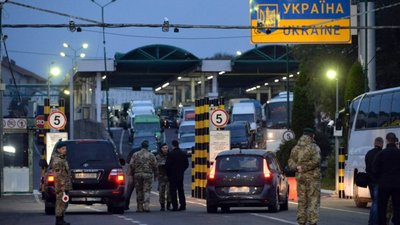 На Львівщині вилучили контрабандний брендовий одяг вартістю на понад 4 мільйони гривень