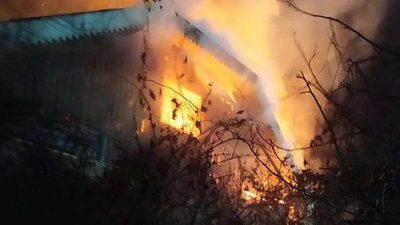 Біля Львова чоловік під час сімейного конфлікту підпалив власний  будинок